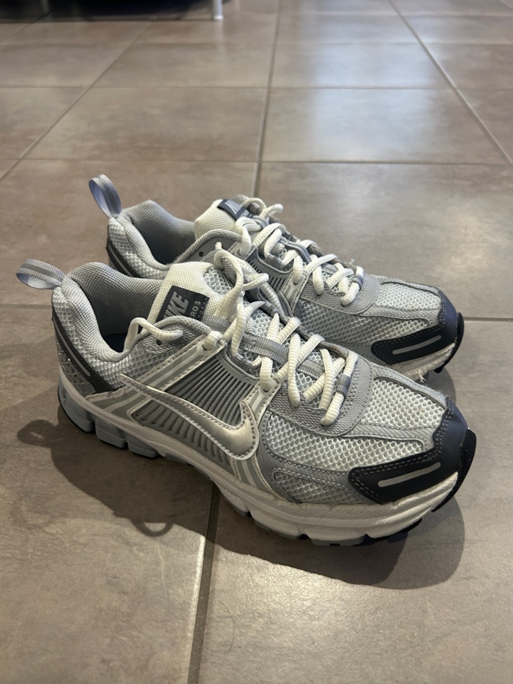 Nike Kids Vomero 5 Mesh Running Sneakers